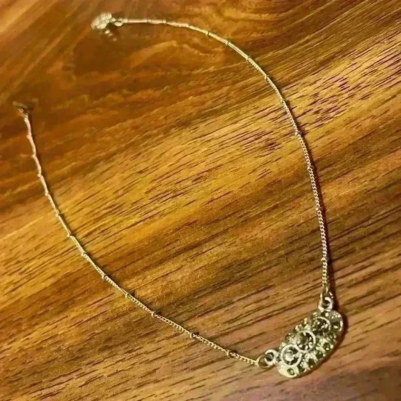 Beautiful CZ Diamond Style Vintage Necklace with Push Clasp - Picture 3 of 6